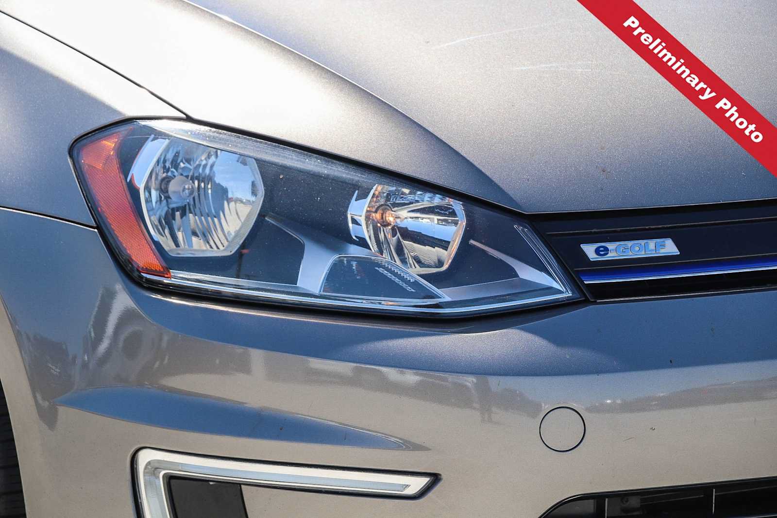 Used 2016 Volkswagen e-Golf SE FWD image 4