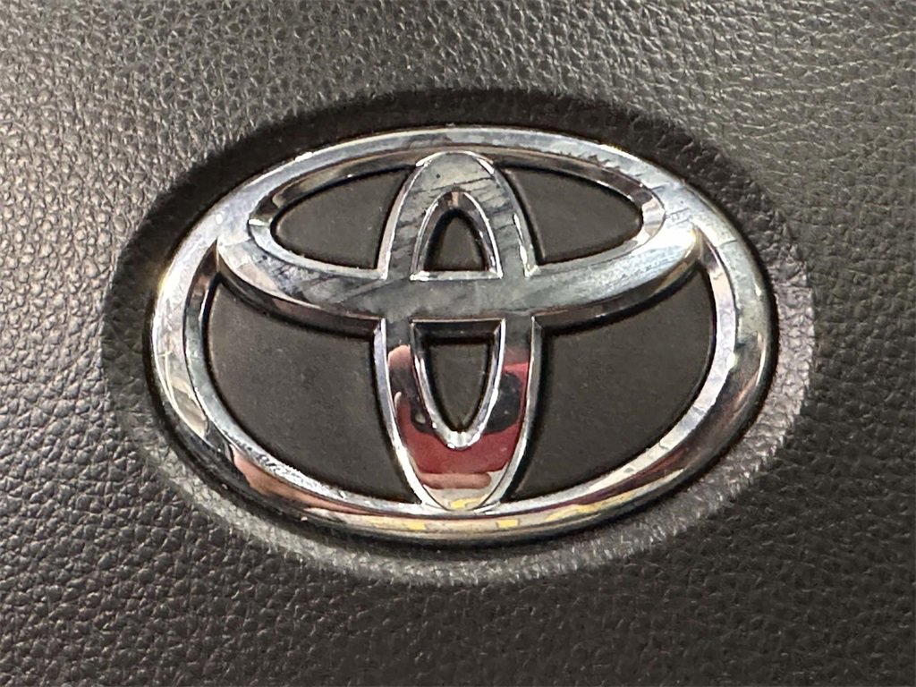 Used 2022 Toyota Corolla Cross LE image 24