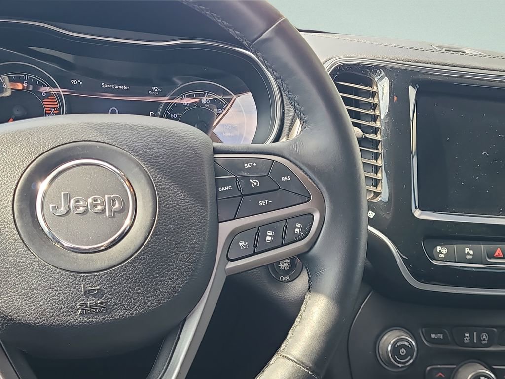 Used 2019 Jeep Cherokee Limited w/ Technology Group FWD image 22