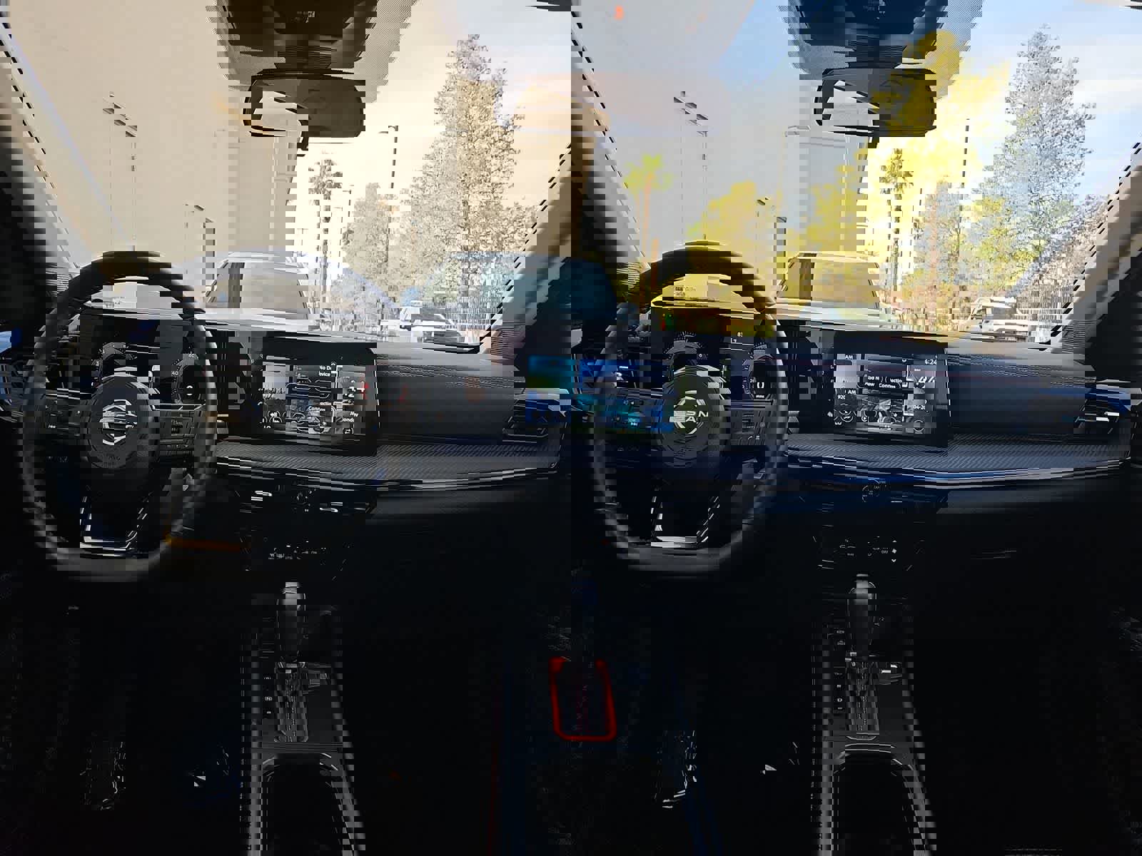 Used 2025 Nissan Kicks SR FWD image 14