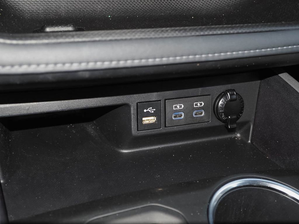 Used 2022 Toyota Highlander XLE image 14