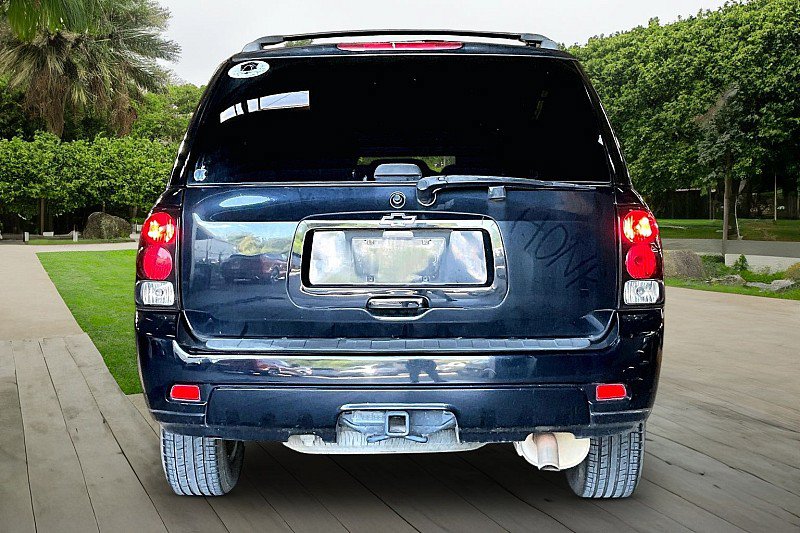 Used 2008 Chevrolet TrailBlazer LT w/ Sun And Sound Package RWD image 3