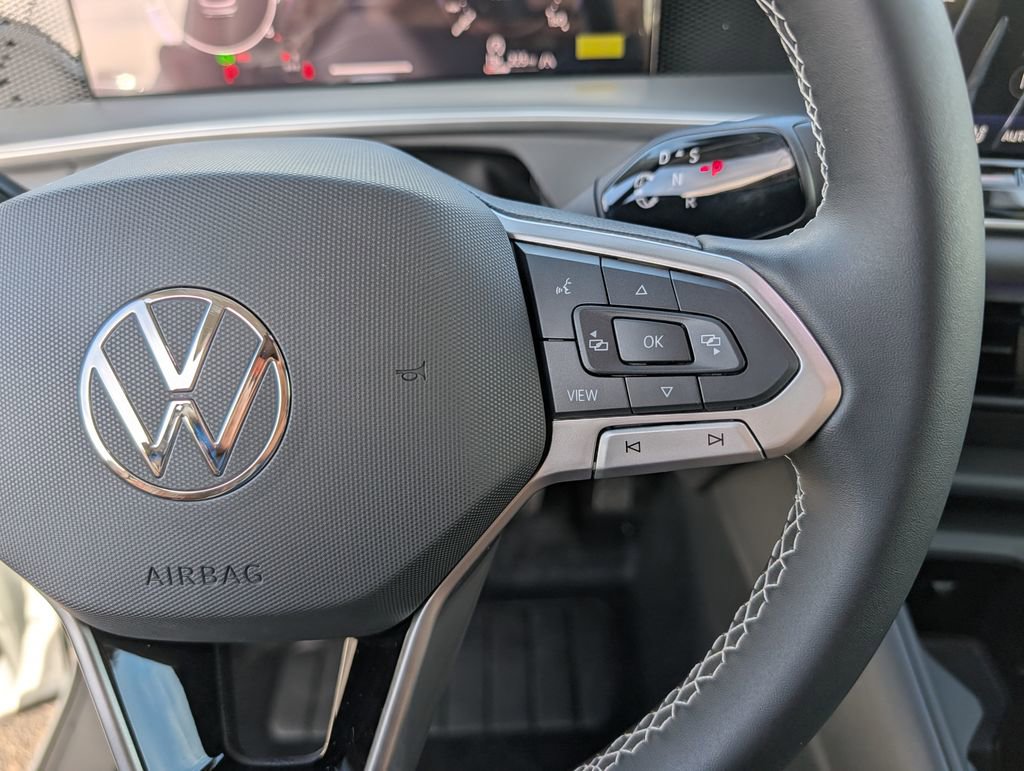 New 2026 Volkswagen Tiguan SE image 16