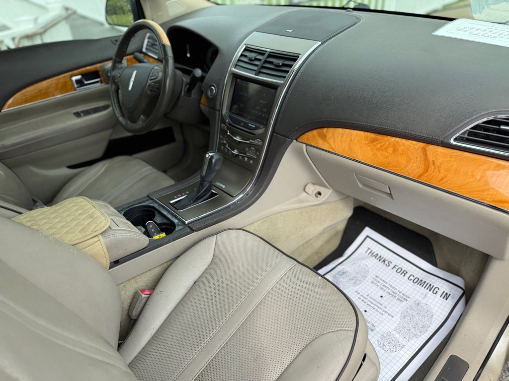 Used 2011 Lincoln MKX 2WD w/ 102A Rapid Spec Order Code image 12