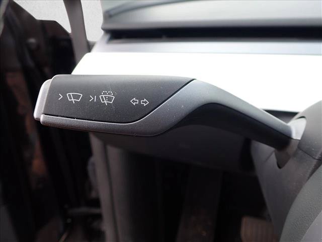 Used 2025 Tesla Model Y Long Range AWD/4WD image 12