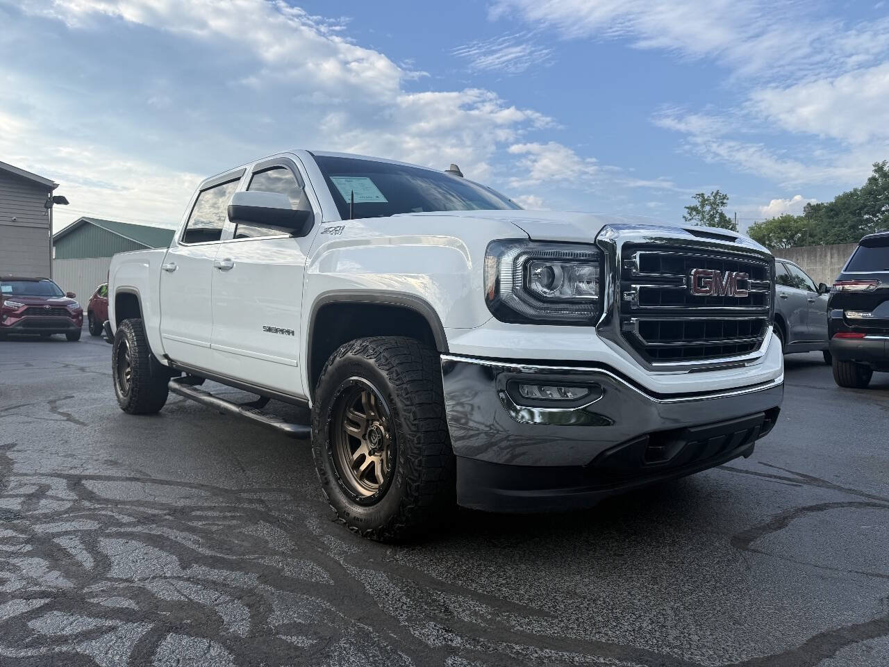 Used 2016 GMC Sierra 1500 SLE w/ SLE Value Package AWD/4WD image 2