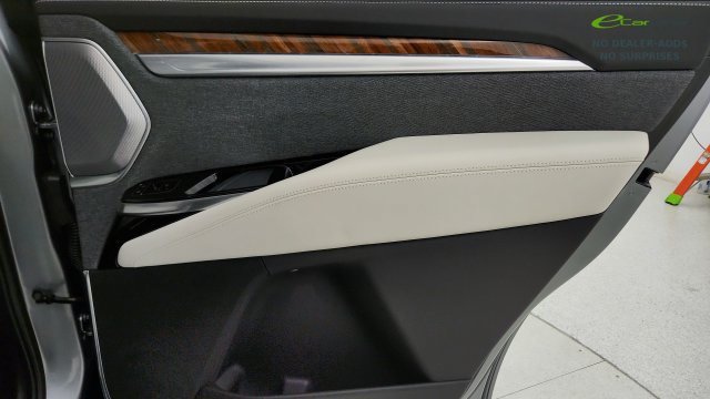 Used 2026 Cadillac Escalade Platinum Sport w/ LPO, ONYX Package AWD/4WD image 48
