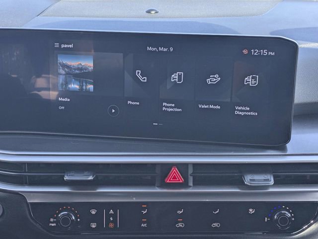 Used 2024 Kia Sorento LX image 18