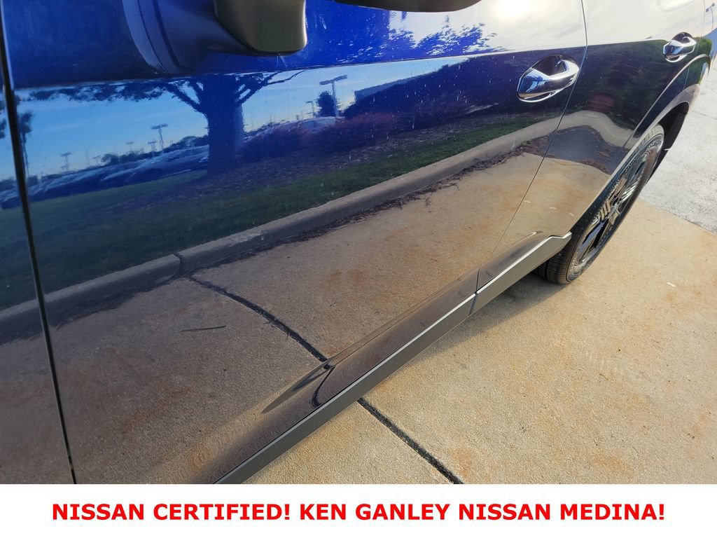 Certified 2025 Nissan Murano SV AWD/4WD image 11