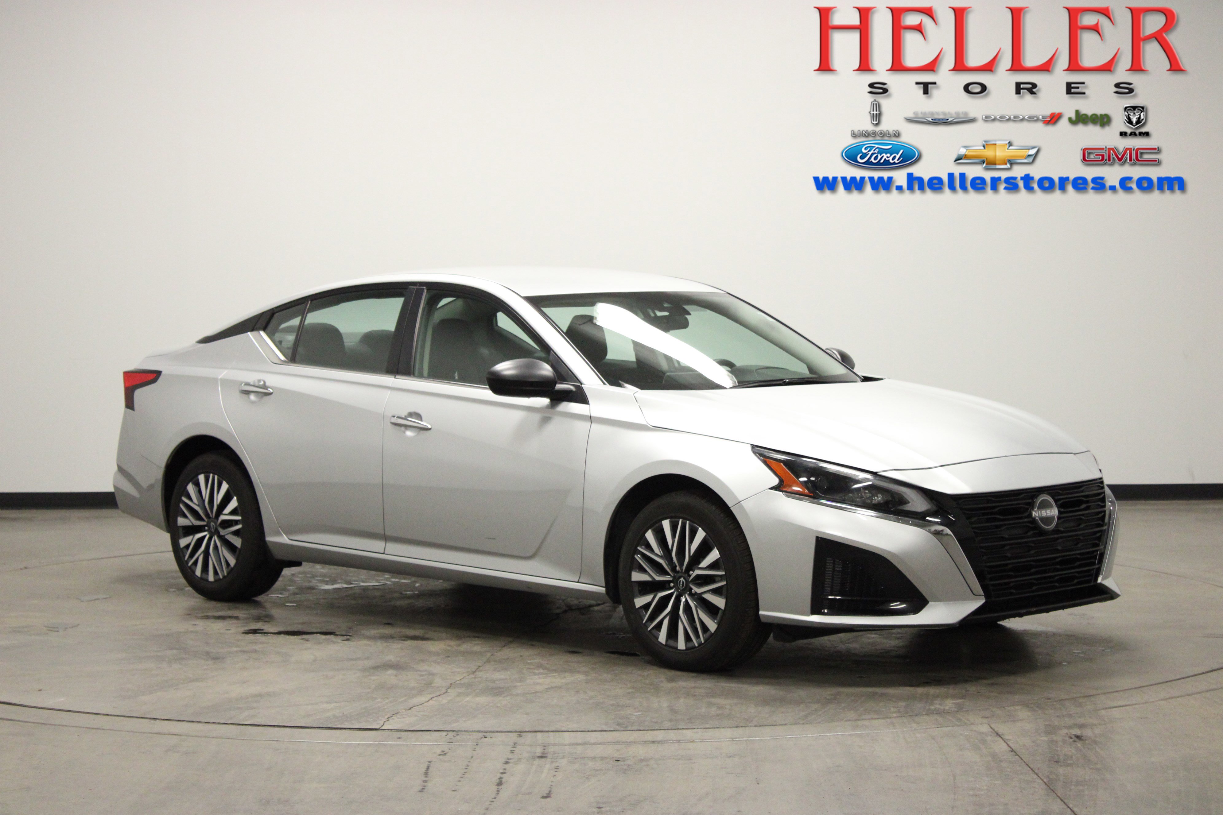 Used 2024 Nissan Altima 2.5 SV