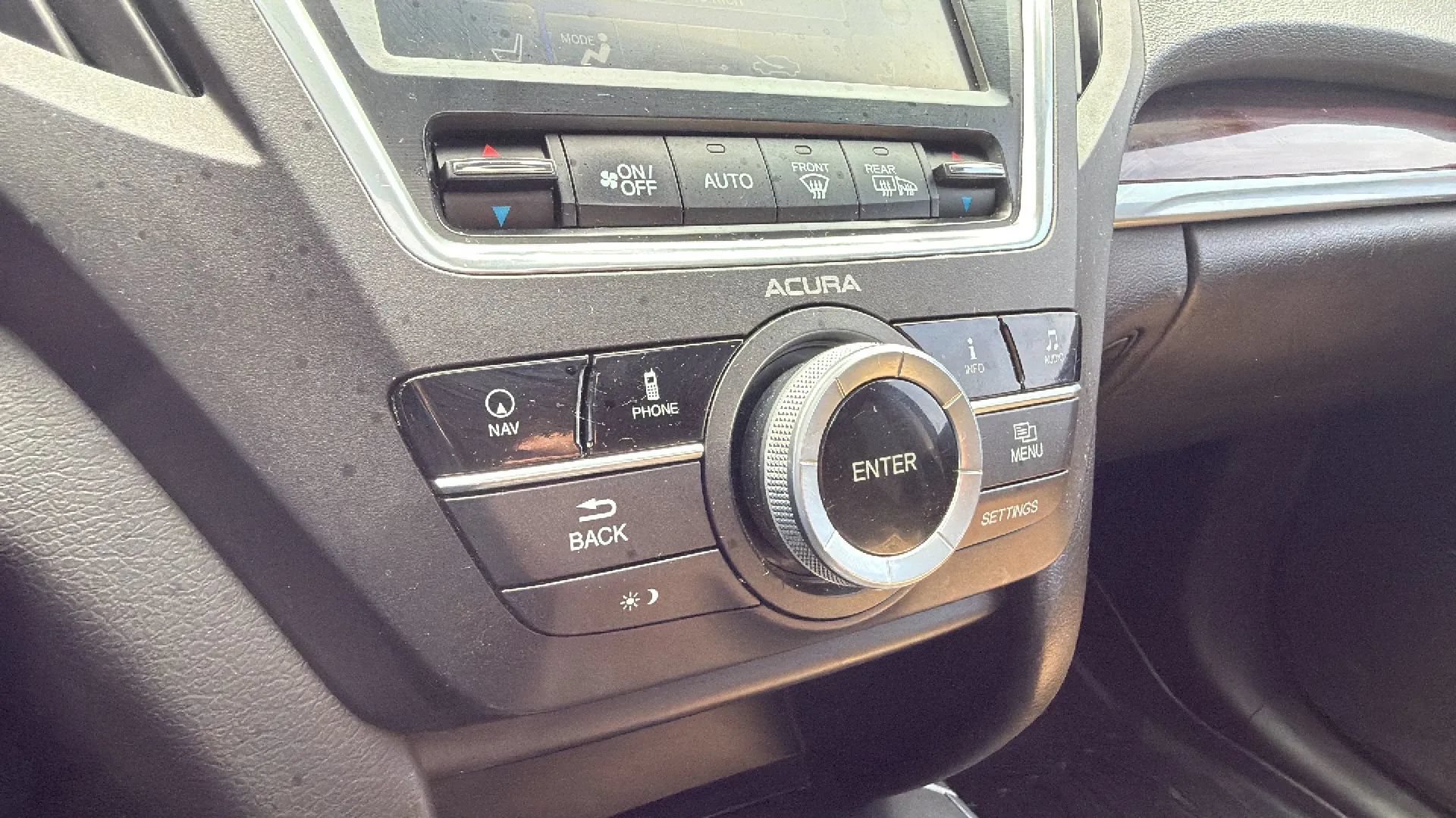 Used 2015 Acura MDX w/ Technology Package AWD/4WD image 31