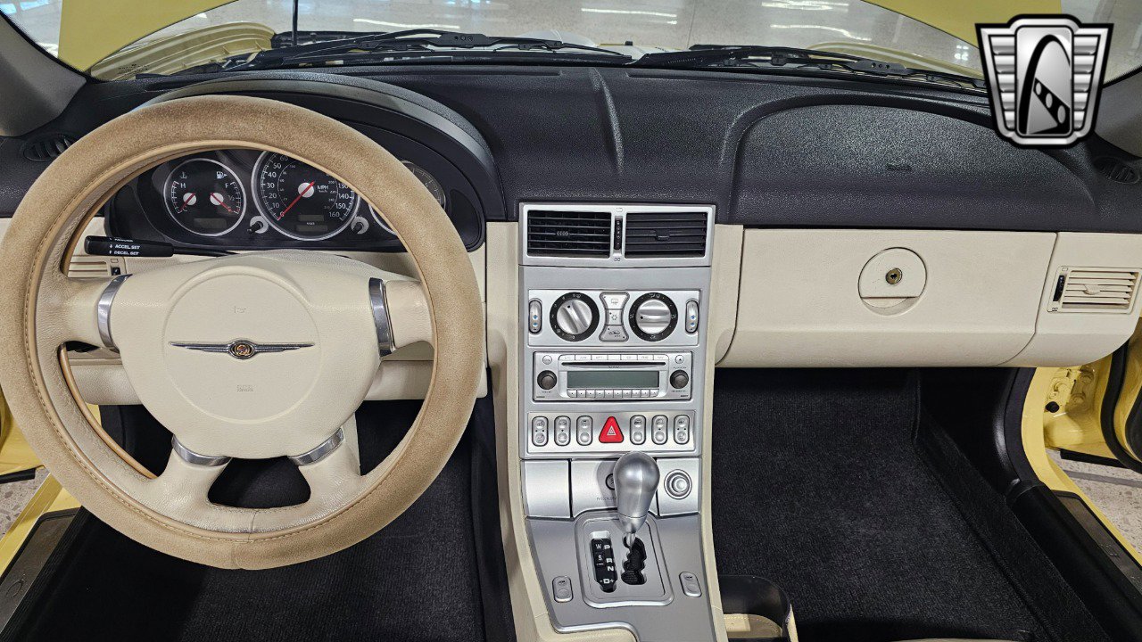 Used 2005 Chrysler Crossfire Limited image 18