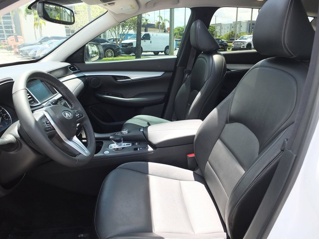 Used 2021 INFINITI QX50 Luxe FWD image 16