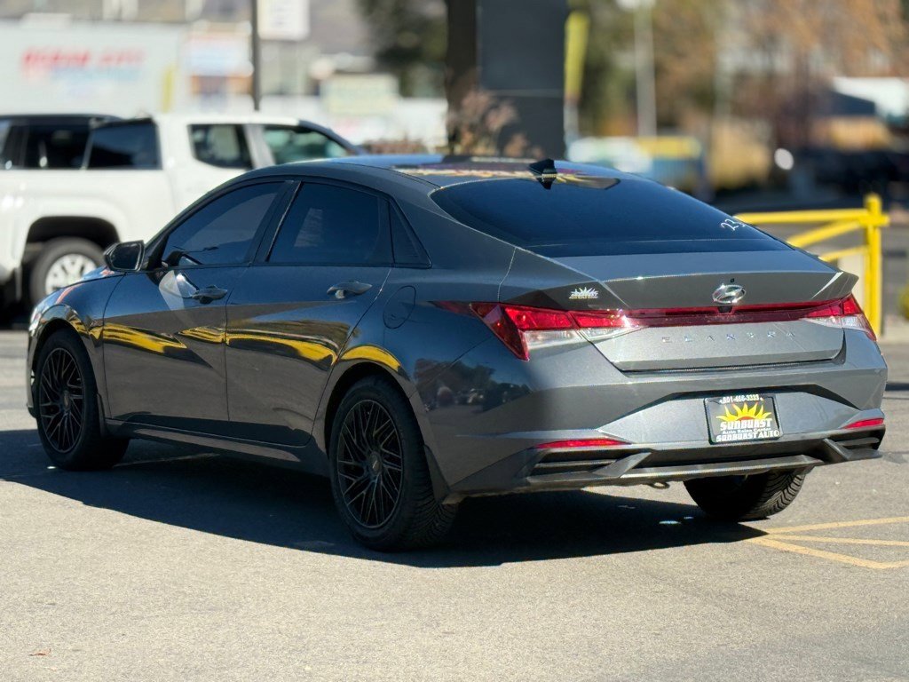 Used 2023 Hyundai Elantra SEL w/ Convenience Package image 5