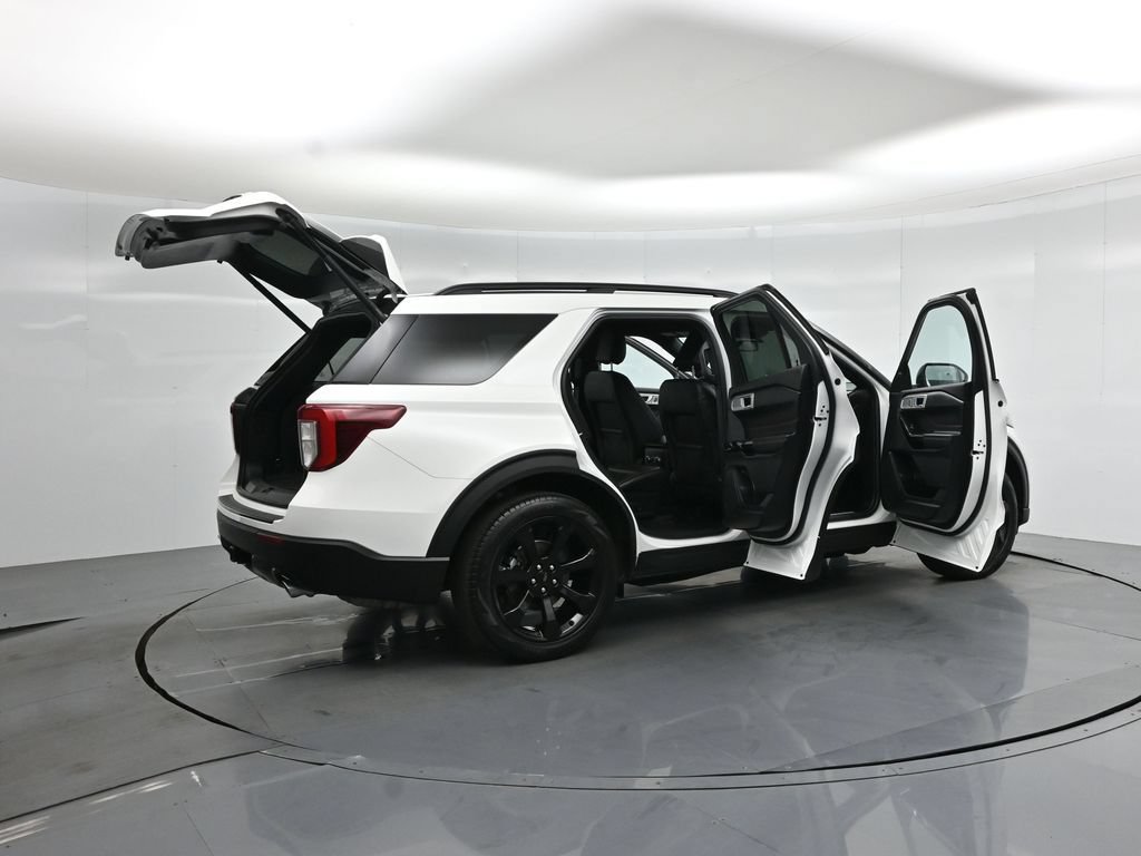Certified 2023 Ford Explorer ST-Line w/ Class IV Trailer Tow Package RWD image 5
