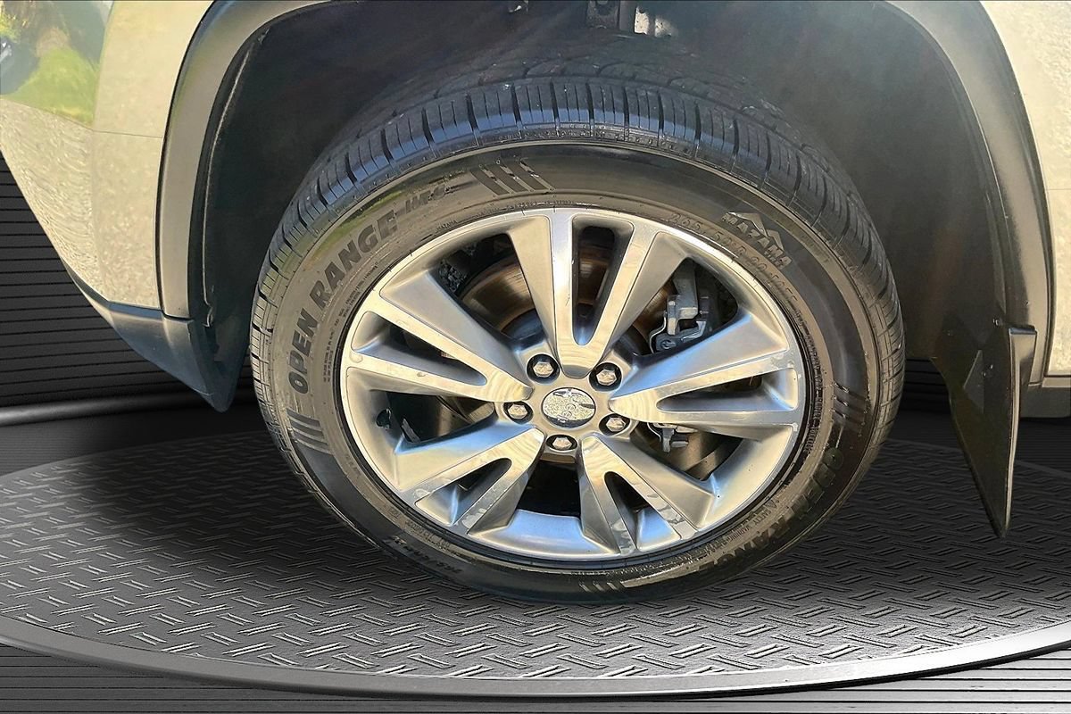 Used 2013 Jeep Grand Cherokee Laredo AWD/4WD image 31