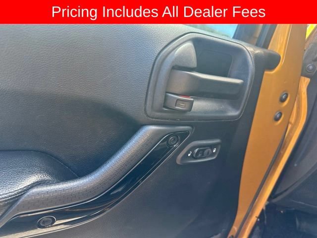Used 2014 Jeep Wrangler Unlimited Sahara AWD/4WD image 4