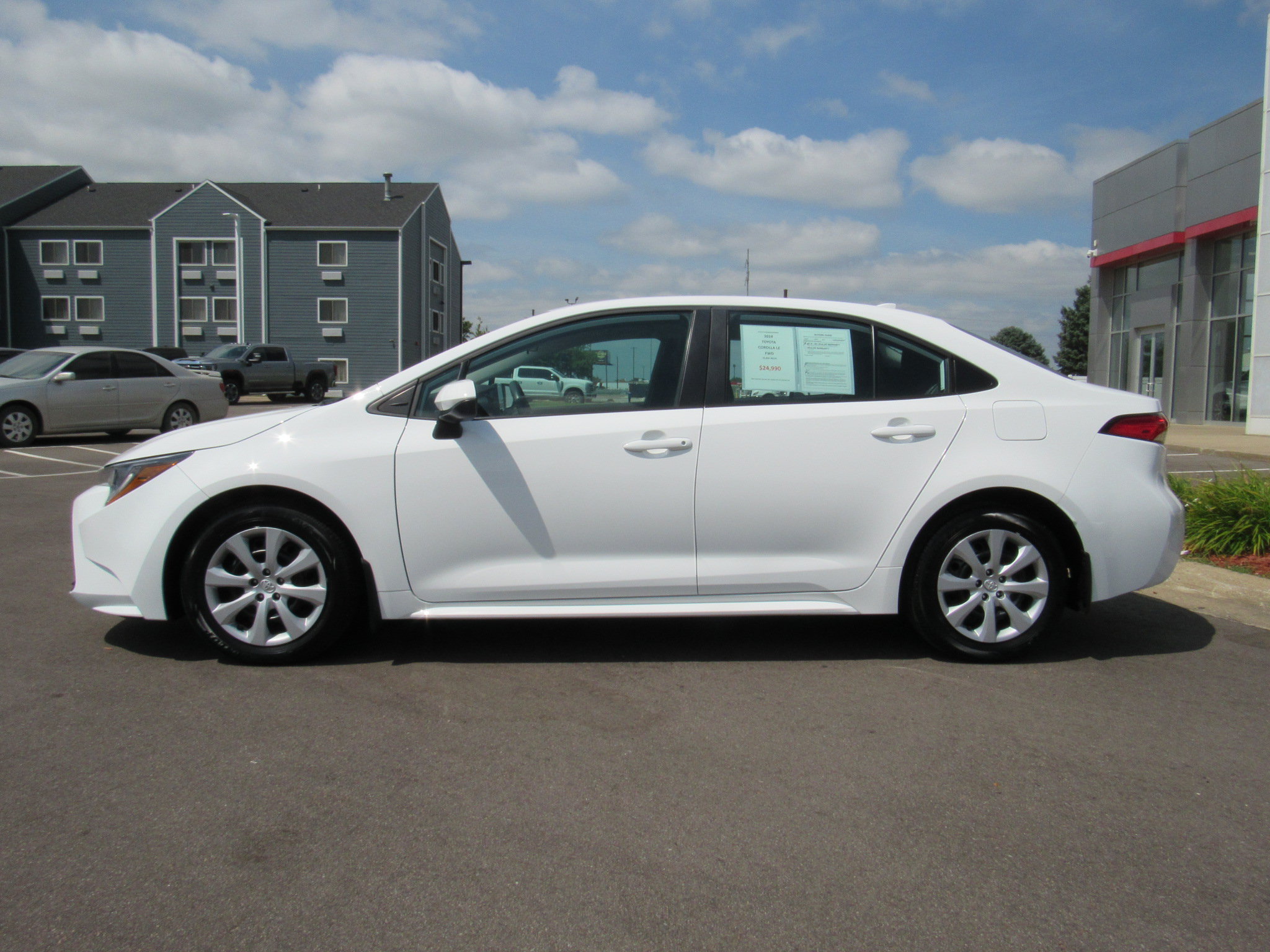 Used 2024 Toyota Corolla LE FWD image 9