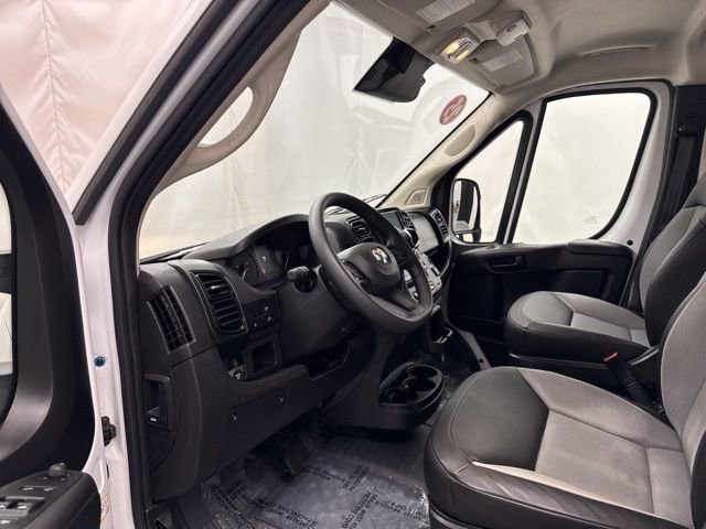 Used 2025 RAM ProMaster 2500 w/ Convenience Group image 14