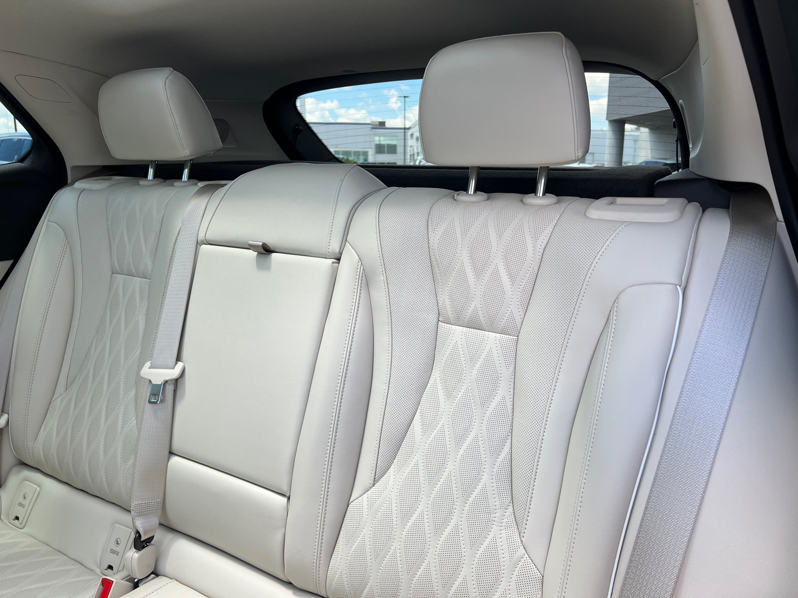 Used 2022 Buick Envision Avenir w/ Technology Package II FWD image 27