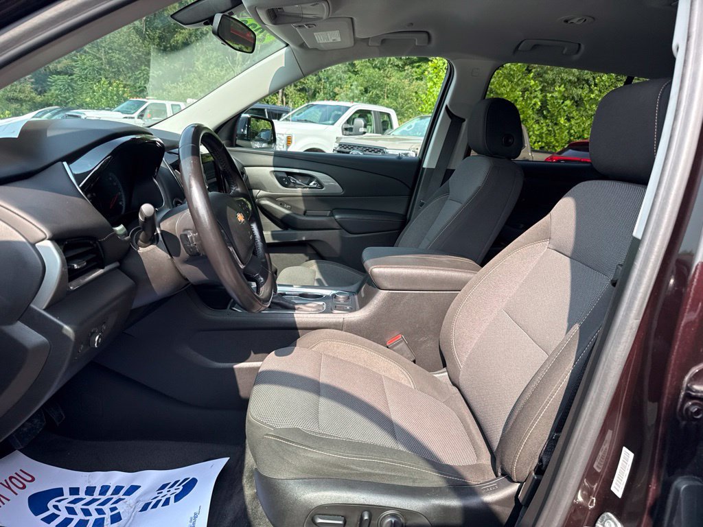 Used 2020 Chevrolet Traverse LT FWD image 12