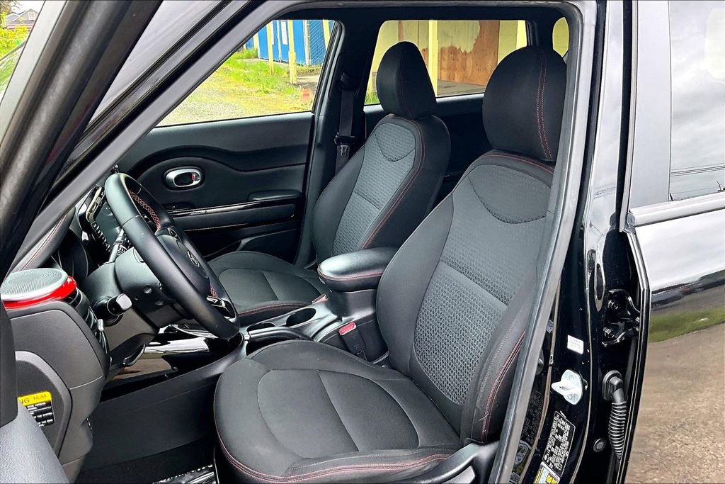 Used 2015 Kia Soul + FWD image 9