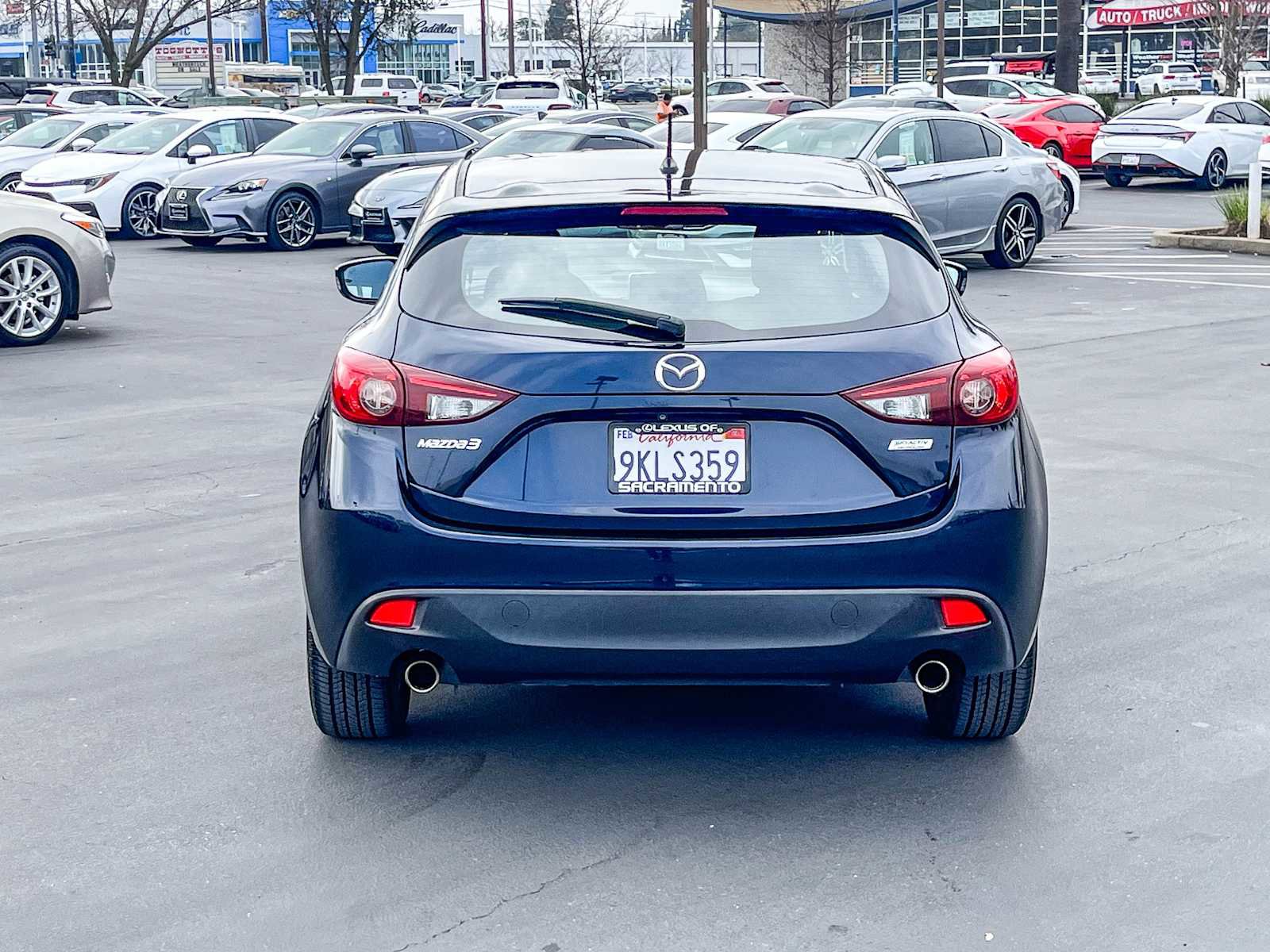 Used 2016 MAZDA MAZDA3 i Touring image 3