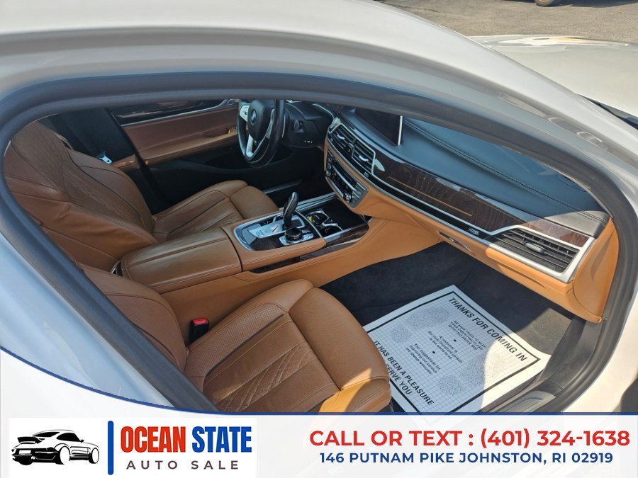 Used 2020 BMW 750i xDrive w/ Executive Package AWD/4WD image 13