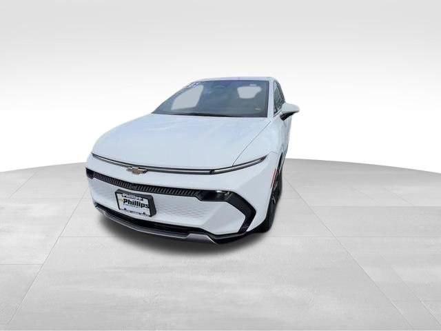 Used 2025 Chevrolet Equinox EV LT w/ Convenience Package image 3