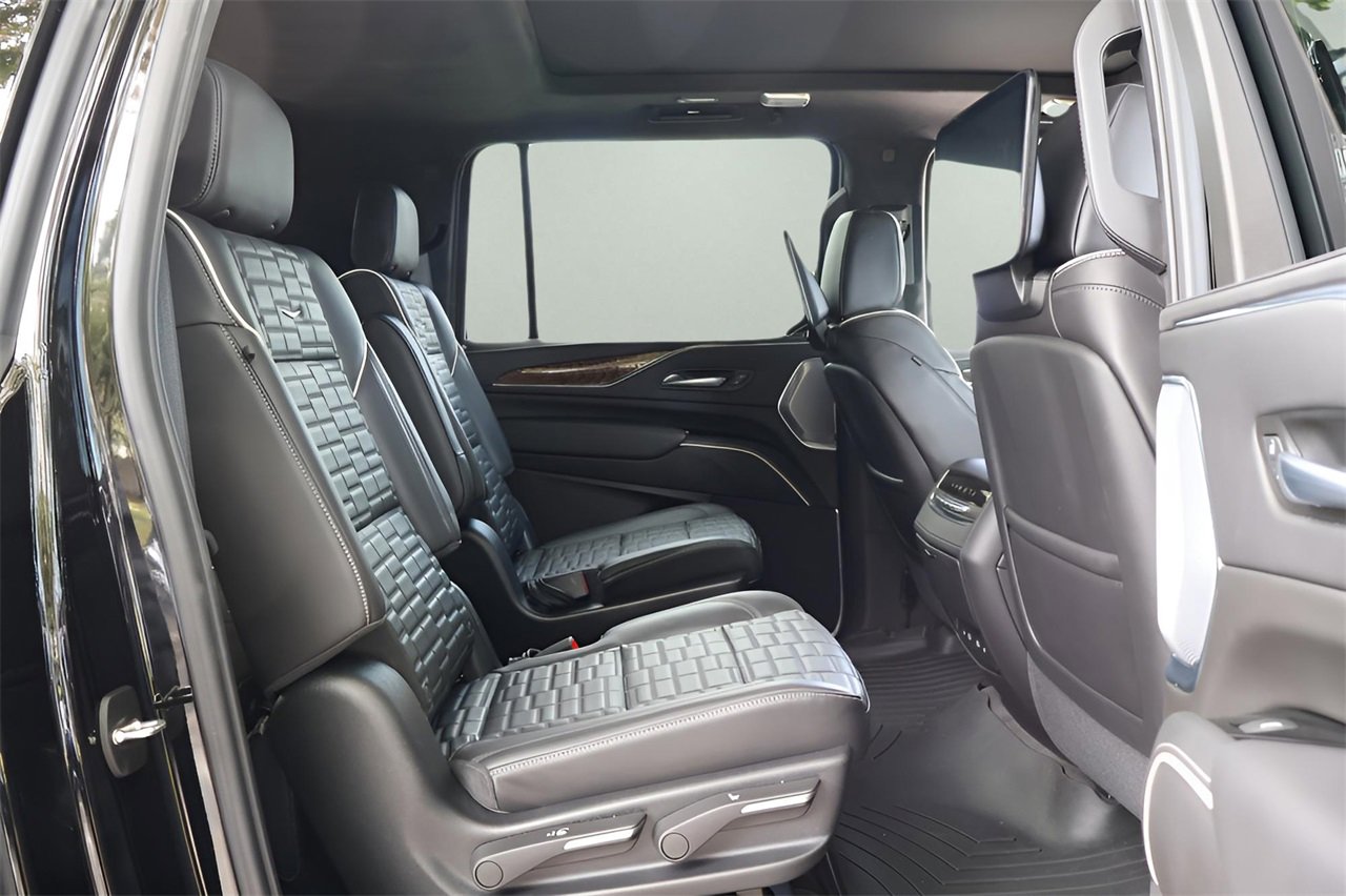 Certified 2023 Cadillac Escalade ESV Premium Luxury Platinum image 22