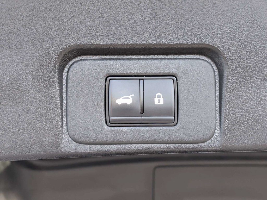 Used 2025 Nissan Rogue SV AWD/4WD image 14