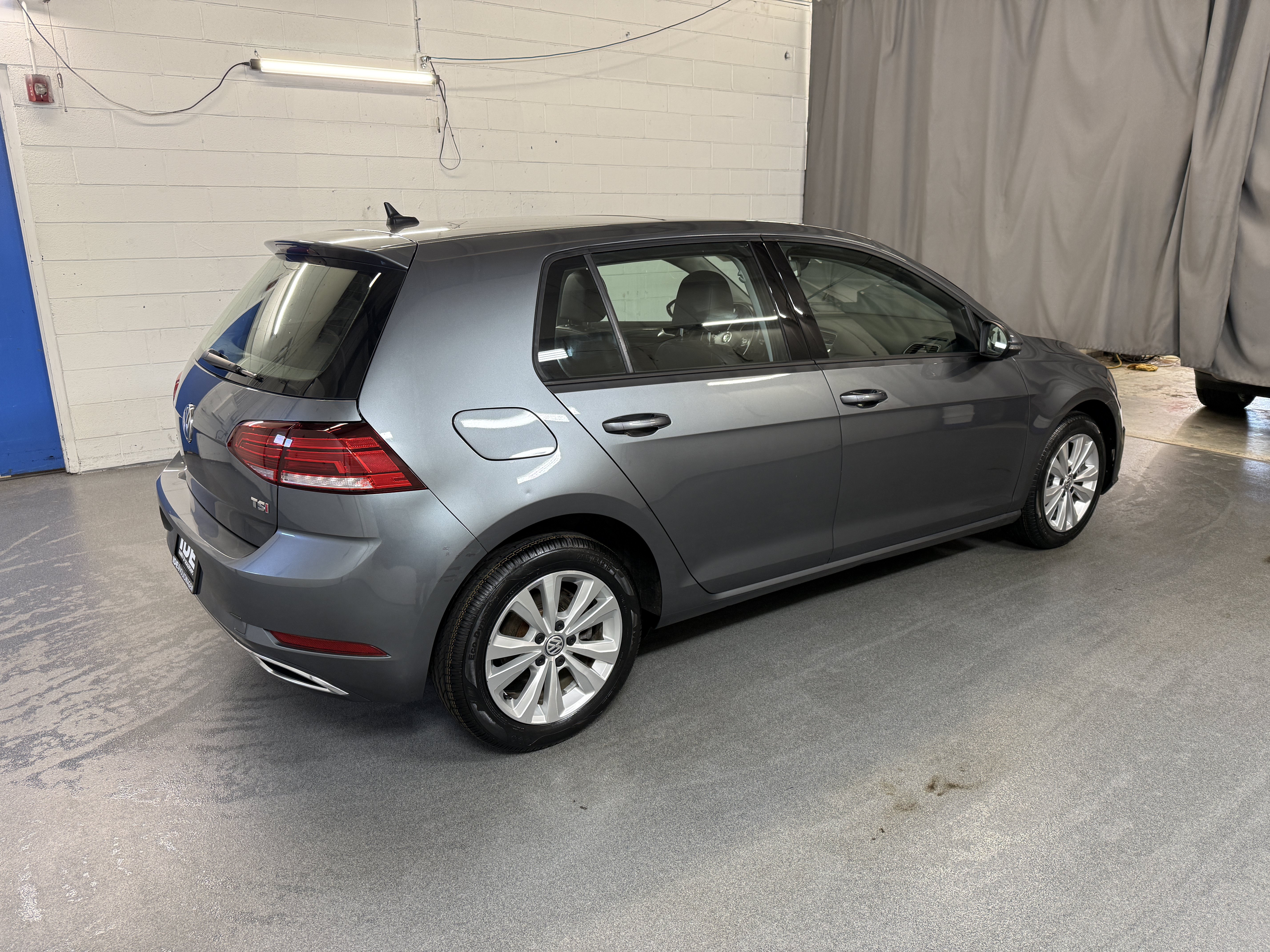 Used 2018 Volkswagen Golf SE FWD image 9