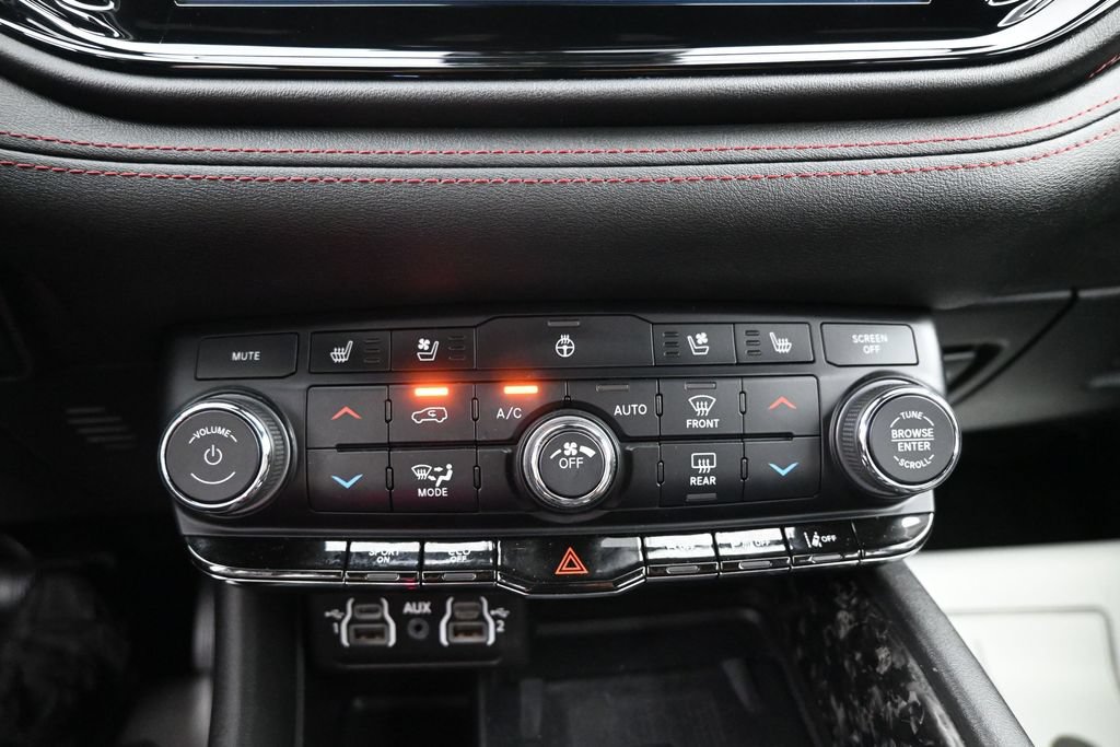 Used 2024 Dodge Durango R/T AWD/4WD image 17