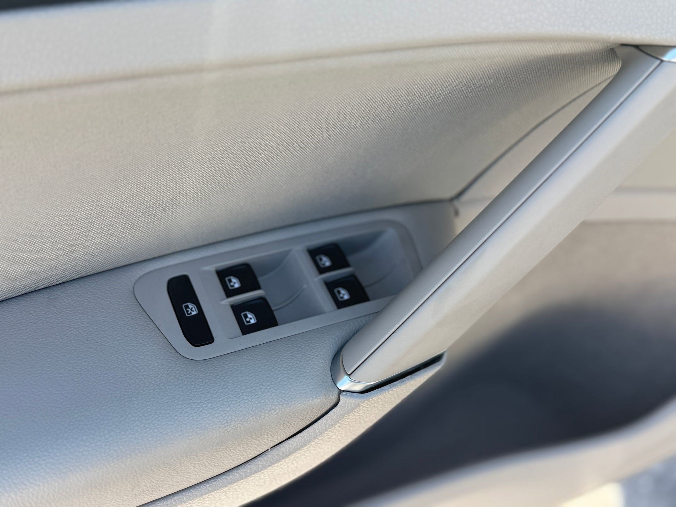 Used 2018 Volkswagen Golf S image 21