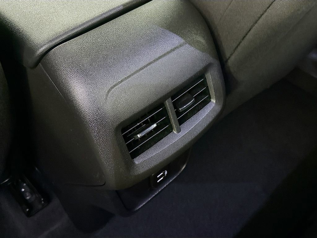 Used 2023 Chevrolet Equinox LT image 33