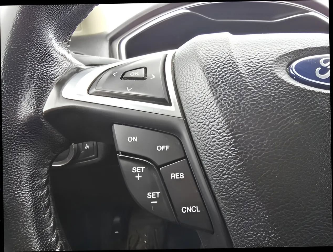 Used 2018 Ford Fusion SE w/ Fusion SE Technology Package image 22