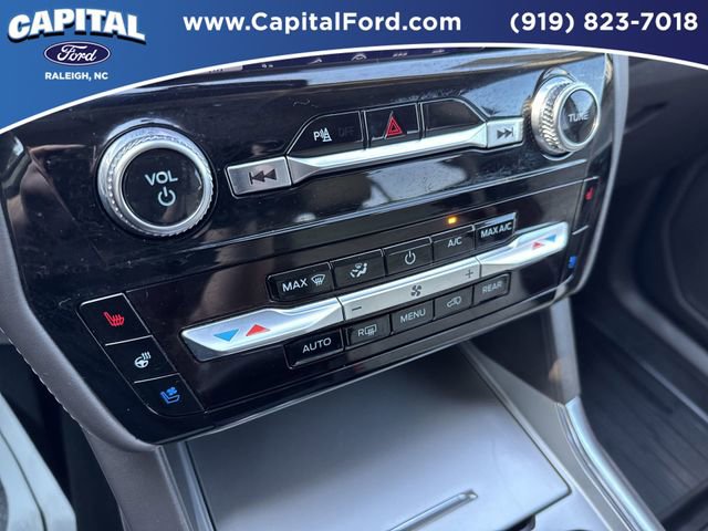 Used 2024 Ford Explorer Platinum w/ Technology Package AWD/4WD image 30