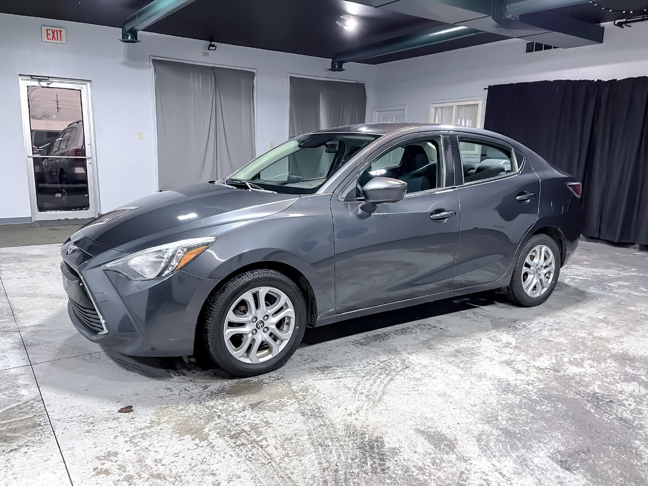 Used 2018 Toyota Yaris iA image 4