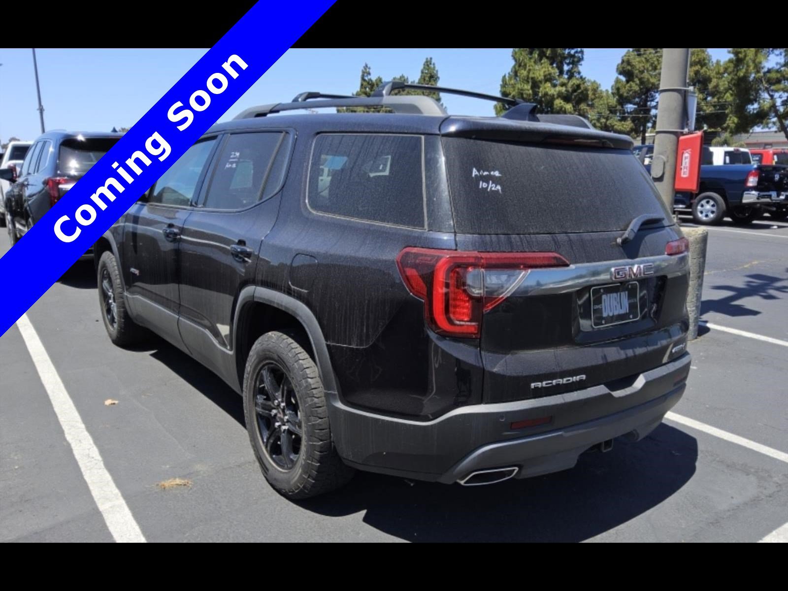 Used 2022 GMC Acadia AT4 w/ Technology Package AWD/4WD image 10