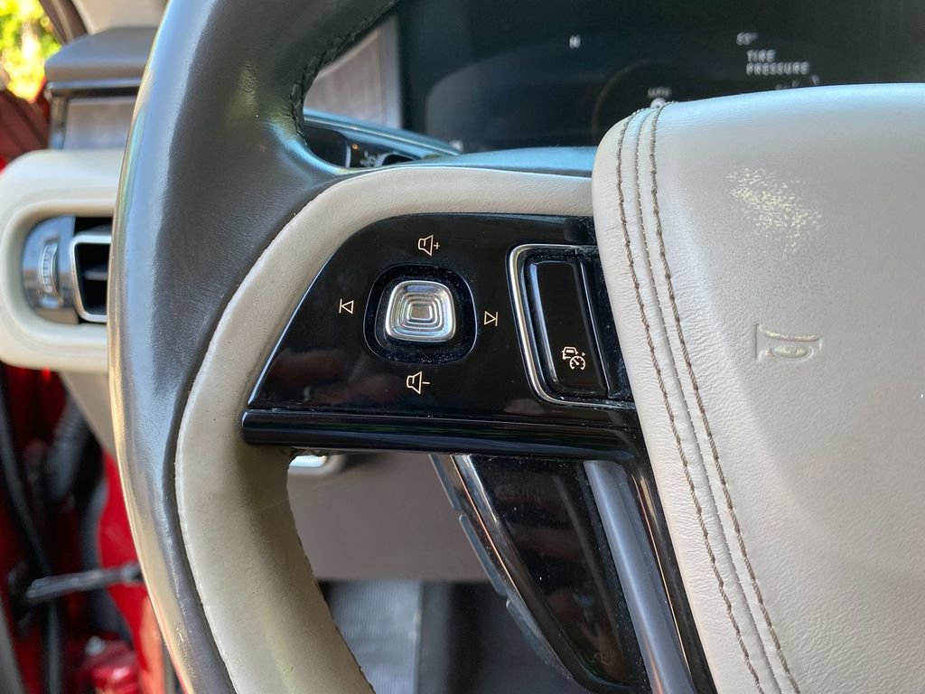 Used 2020 Lincoln Aviator Reserve w/ Equipment Group 201A AWD/4WD image 16