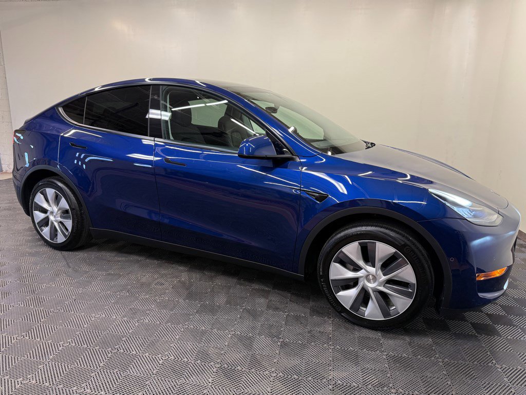 Used 2022 Tesla Model Y Long Range image 13