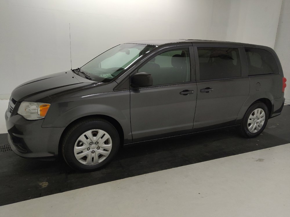 Used 2019 Dodge Grand Caravan SE w/ UConnect Hands-Free Group FWD image 2