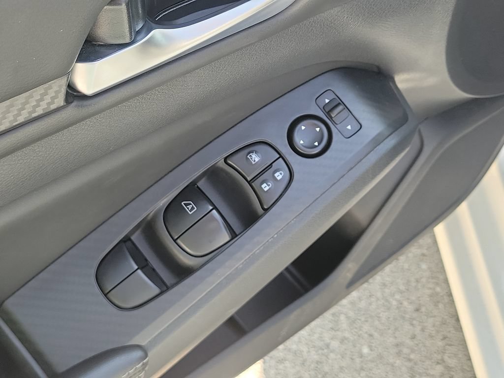 Used 2025 Nissan Altima 2.5 SV FWD image 19