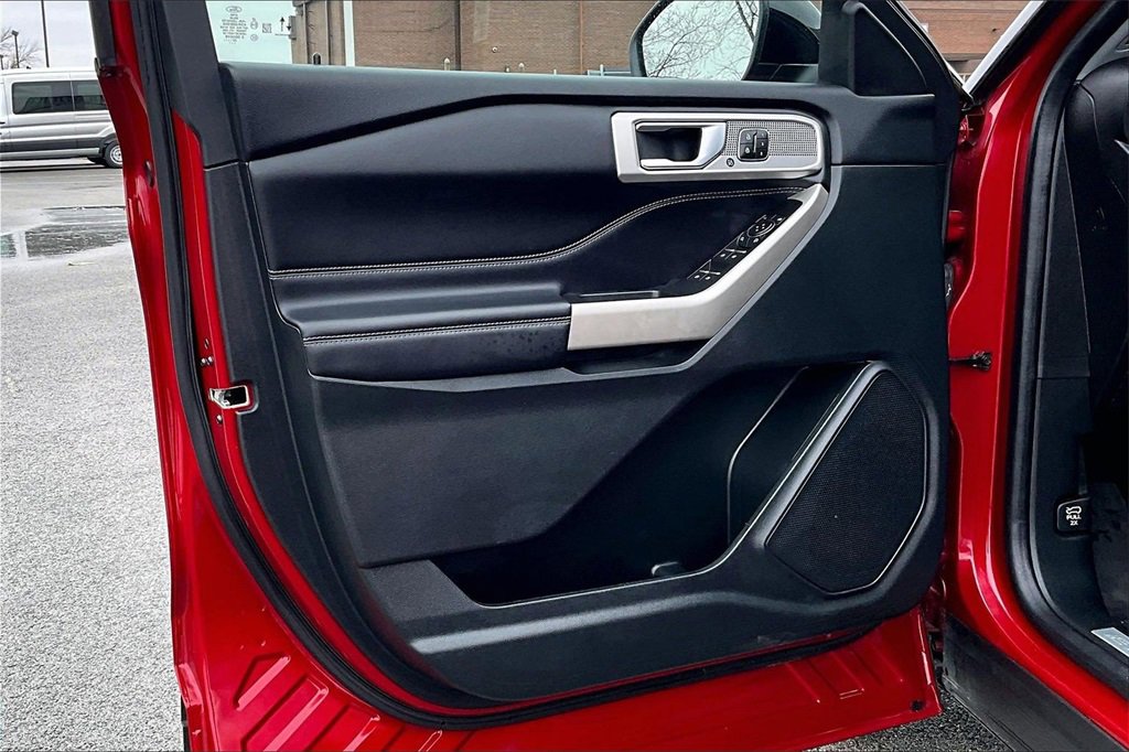 Certified 2022 Ford Explorer Limited w/ Equipment Group 301A image 22