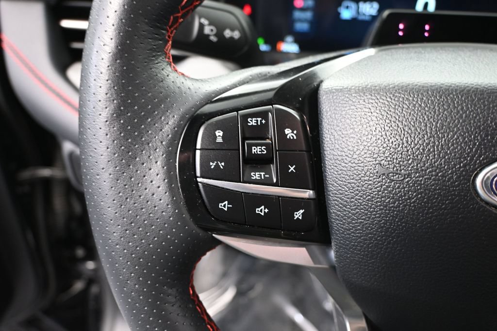 Used 2025 Ford Explorer ST-Line w/ ST-Line Street Pack AWD/4WD image 21