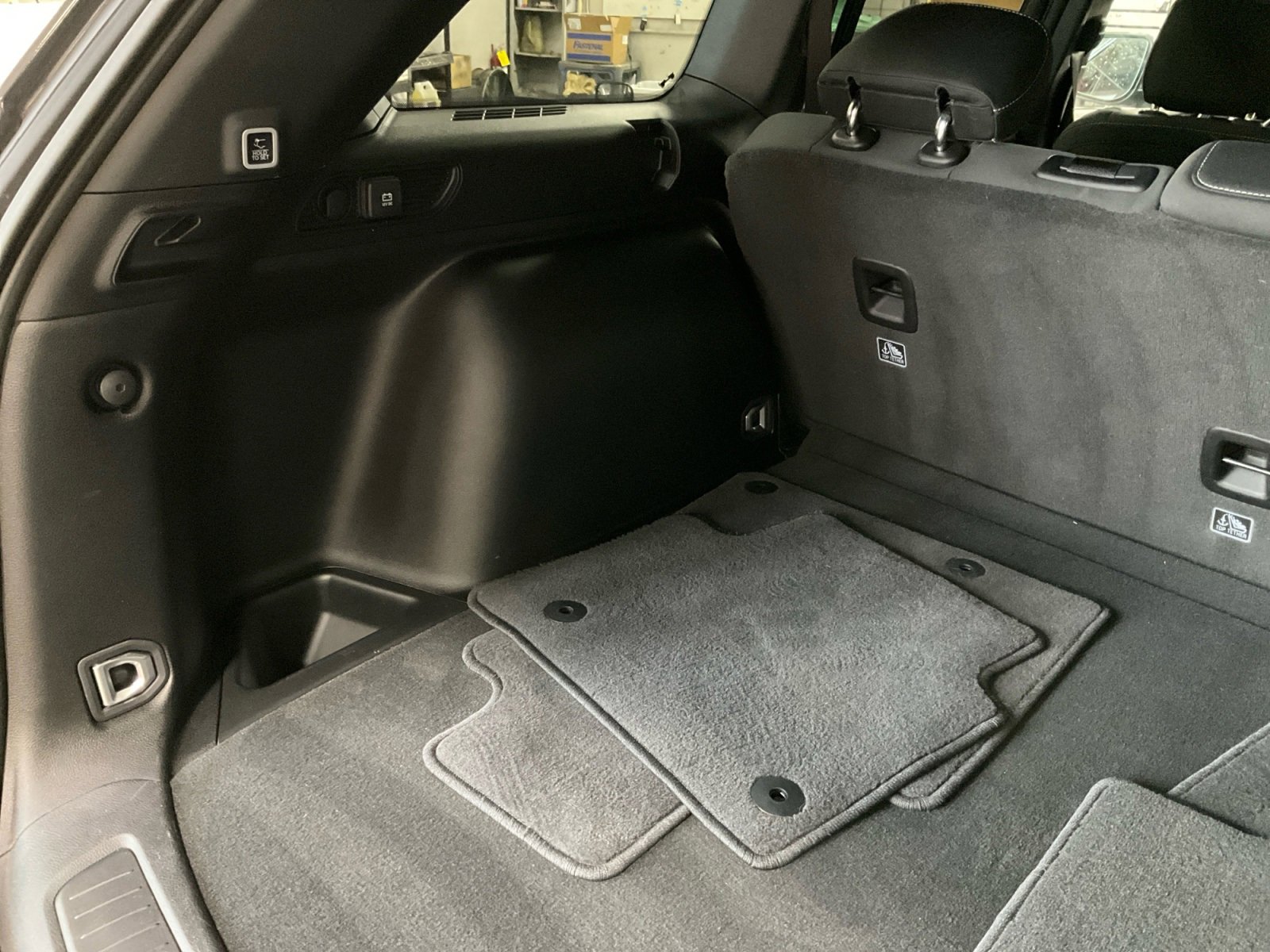 Used 2025 Jeep Grand Cherokee Laredo w/ Luxury Tech Group I image 26