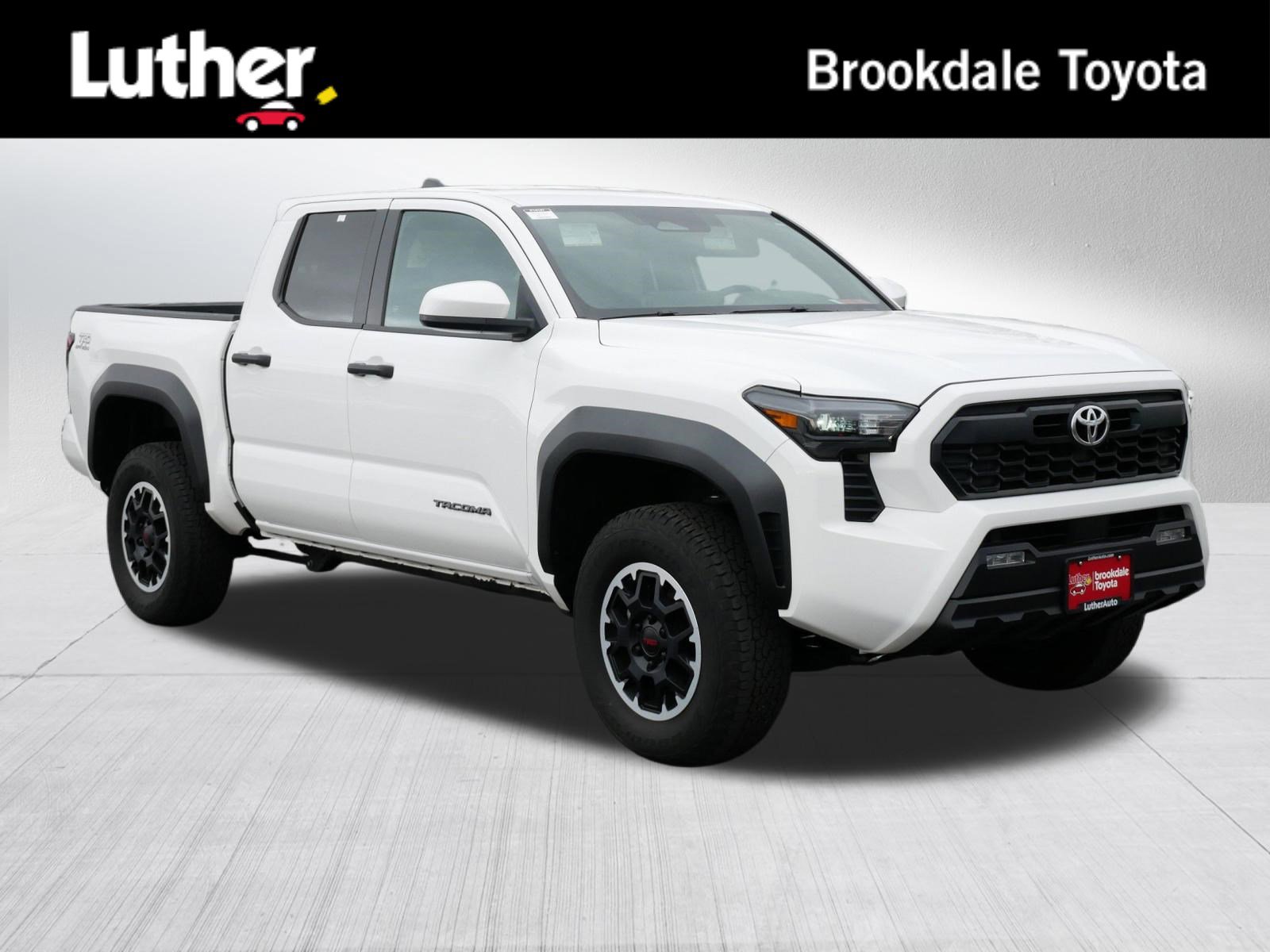 Certified 2024 Toyota Tacoma TRD Off-Road AWD/4WD image 1