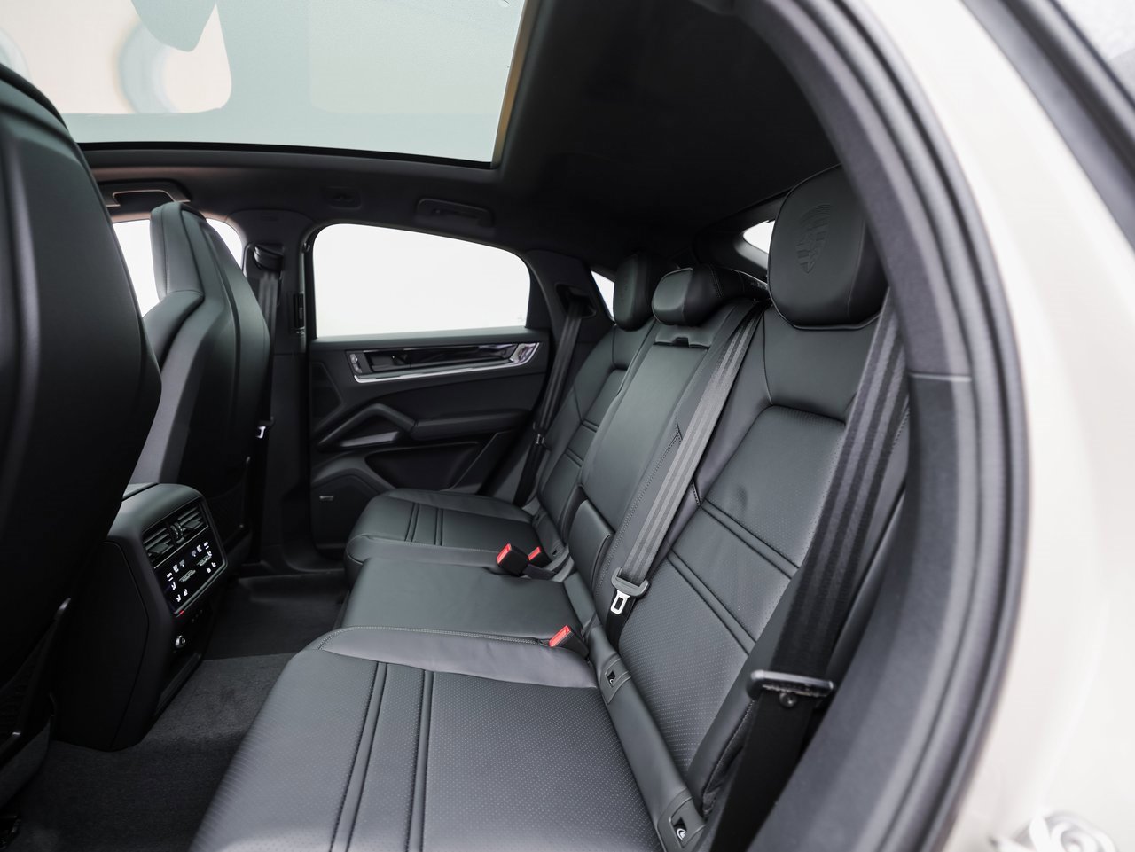 New 2026 Porsche Cayenne E-Hybrid Coupe image 25