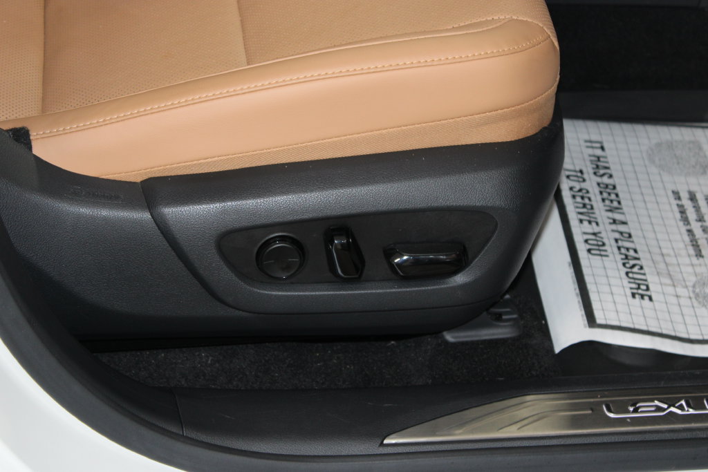Used 2025 Lexus RX 350 Premium w/ Accessory Package (Z1) FWD image 26