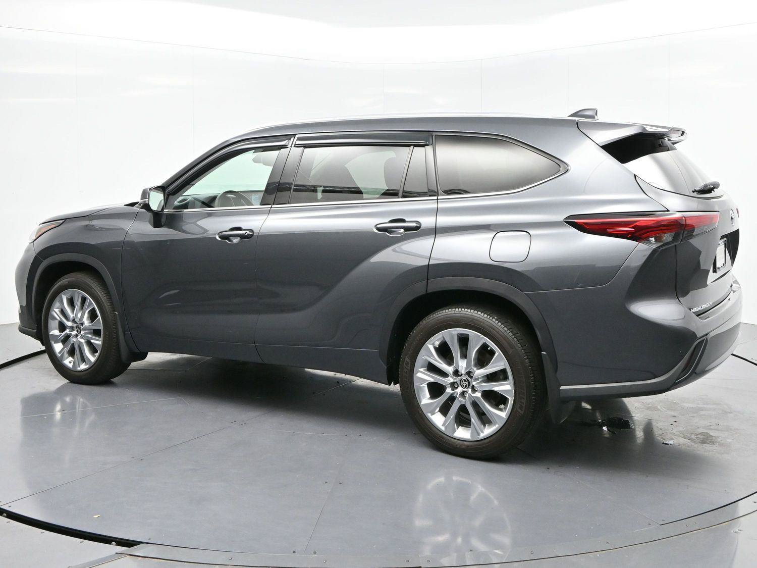 Used 2021 Toyota Highlander Limited AWD/4WD image 5